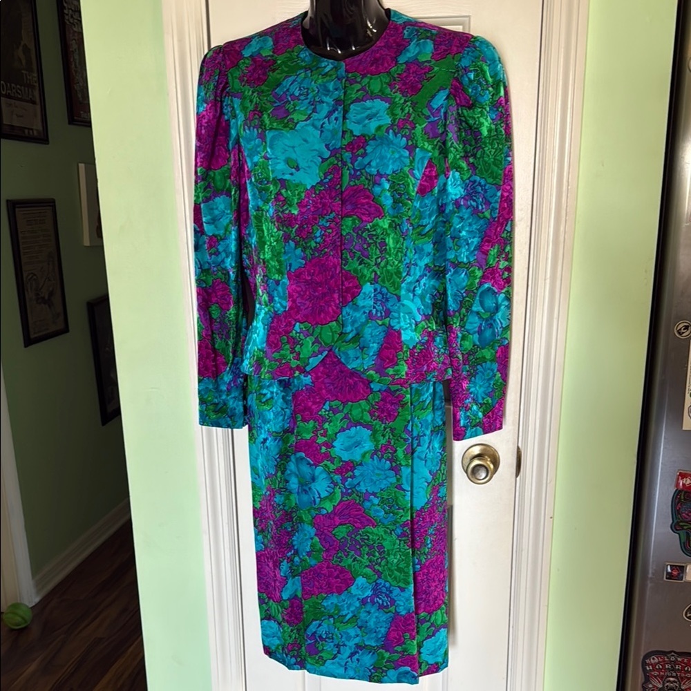 Adrianna Papéll Vibrant Colors 100% Silk 2 Piece Vintage Skirt & Top Set Size 10
